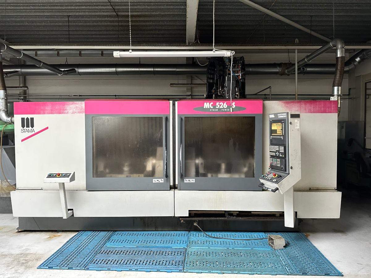 Stama MC 526 / S 5-Achs Bearbeitungszentrum 2002